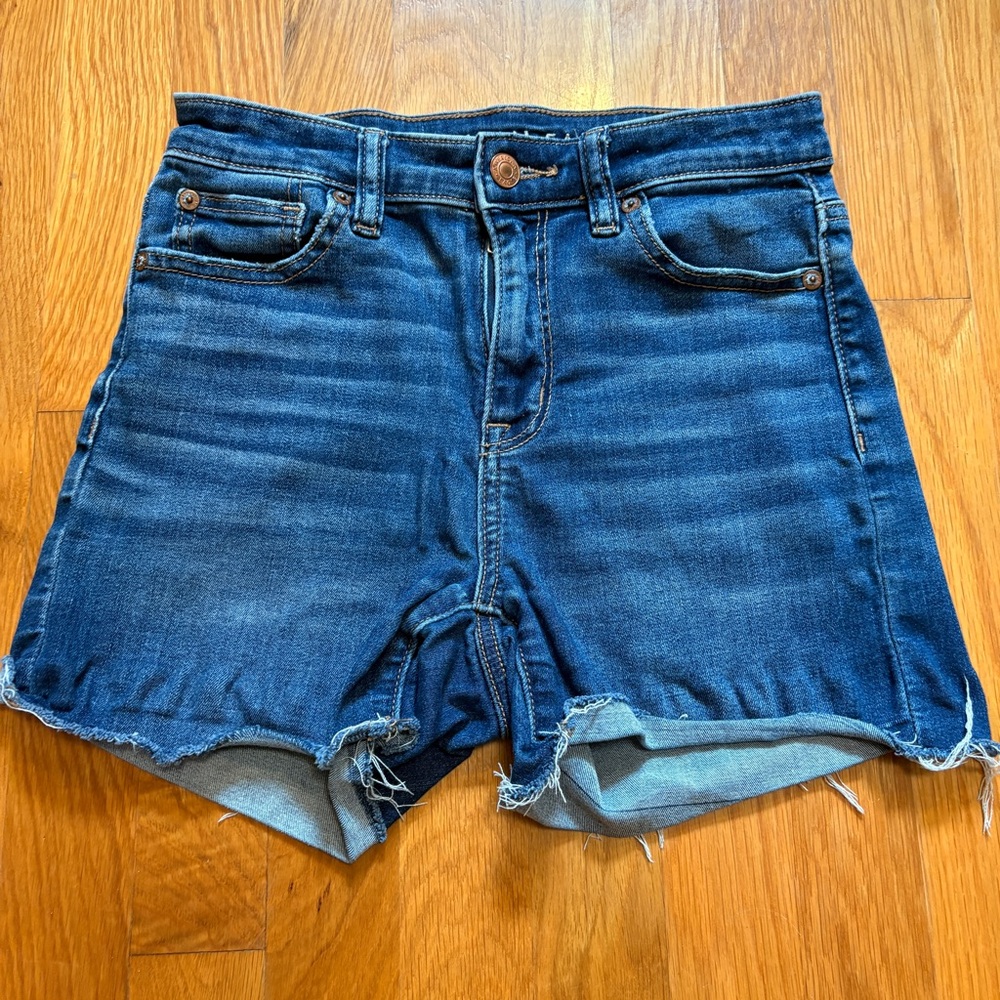 American Eagle Women’s Super High-Rise Shortie Size 0 Dark Wash Cut Offs
